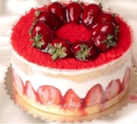 Doğum Gününe Özel Çilekli Mois Pasta